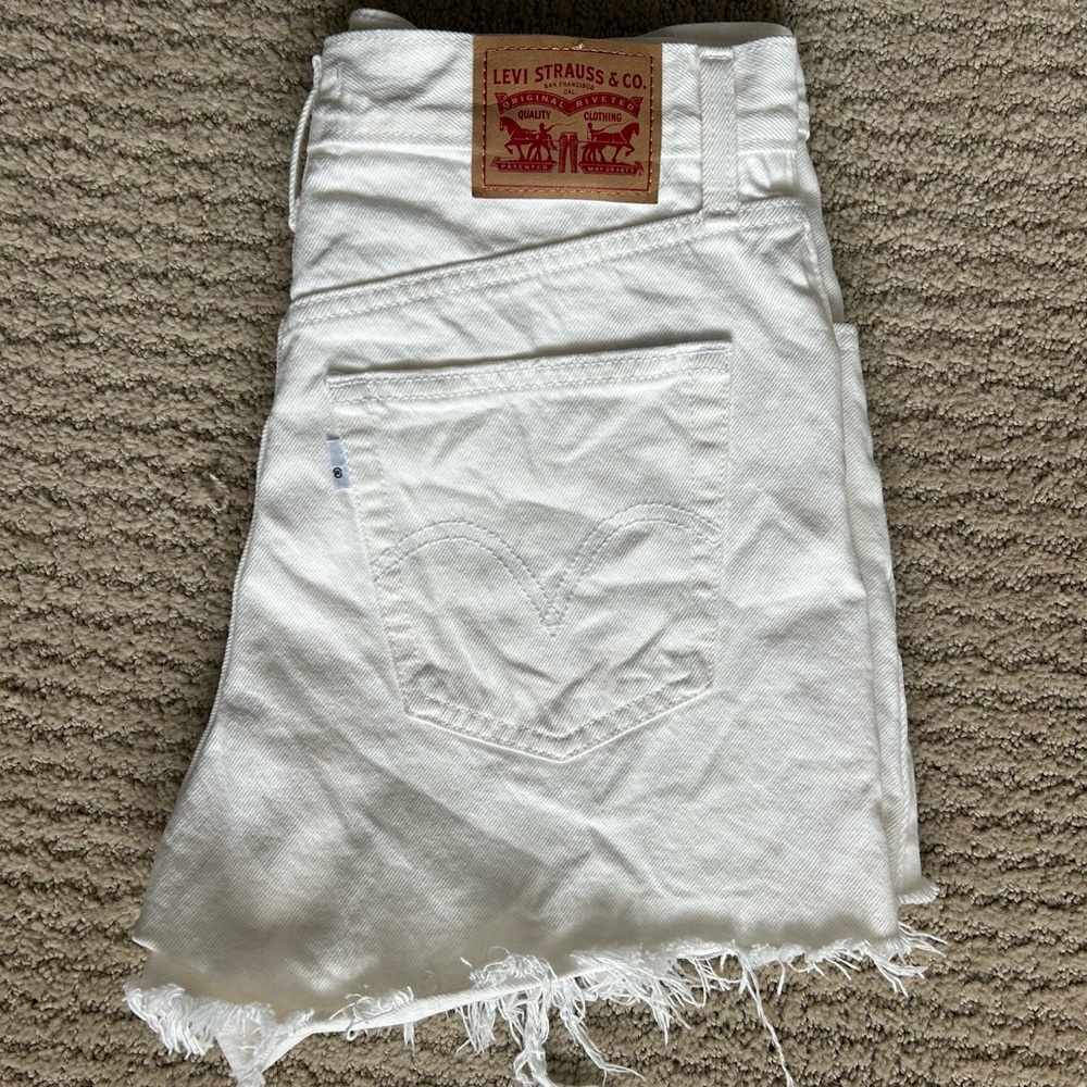 Levi's White Denim Shorts High-Waisted Mom Shorts